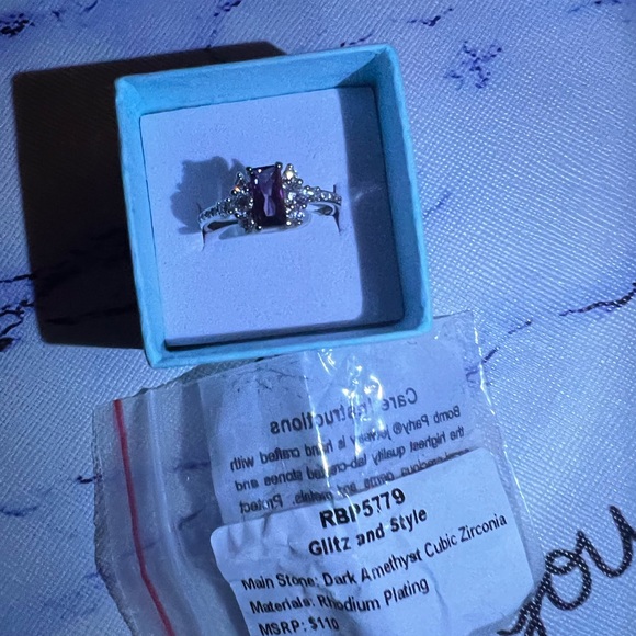 Bomb party ring new with tag size 8 $110 retail value - Picture 4 of 4